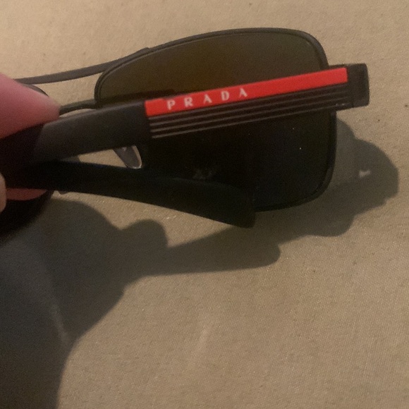 Selling men Prada sunglasses any questions ask😊🌸 - Picture 3 of 4